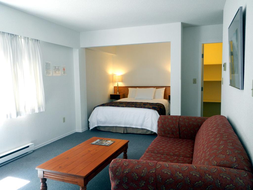 Mayfair Motel Victoria Exterior photo
