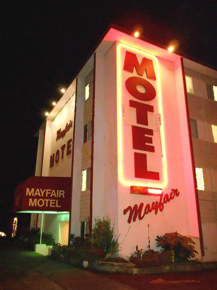 Mayfair Motel Victoria Exterior photo